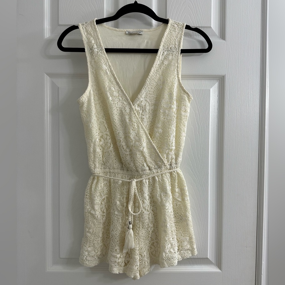 American Eagle lace romper